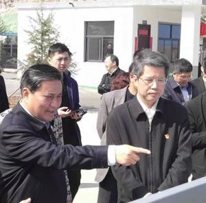 熱烈歡迎河南省副省長武國定、汝陽縣縣委書記潘峰到我廠指導(dǎo)工作